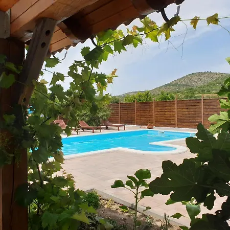 Apartman Dora With Heating Pool Donje Polje