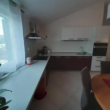Apartman Dora With Heating Pool * Donje Polje