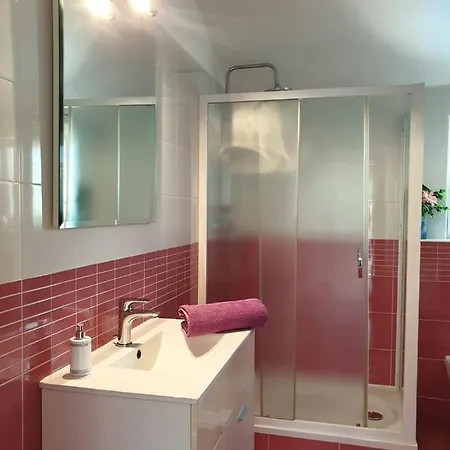 Apartman Dora With Heating Pool