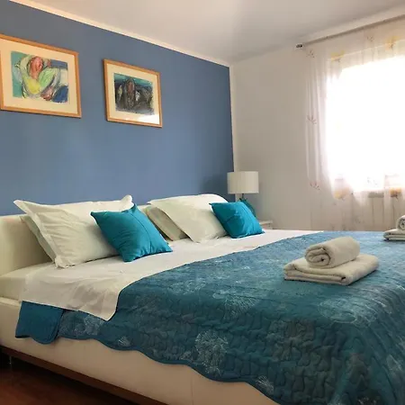 Apartman Dora With Heating Pool