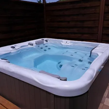 Apartman Dora With Heating Pool Apartment